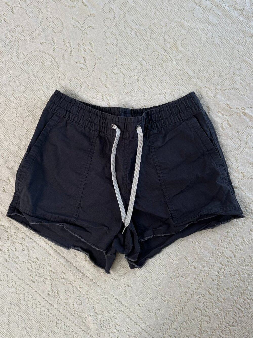 Vuori Ripstop Short Womens XSmall Grey Raw Hem Organic Cotton Athletic